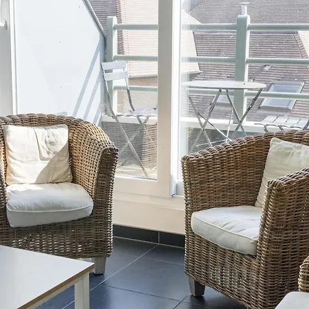 Plaza P * シント・イデスバルト